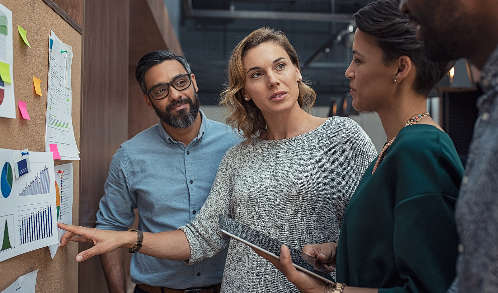 Management Training ROI: How to Turn Learning into Measurable Results (Not Just Attendance)